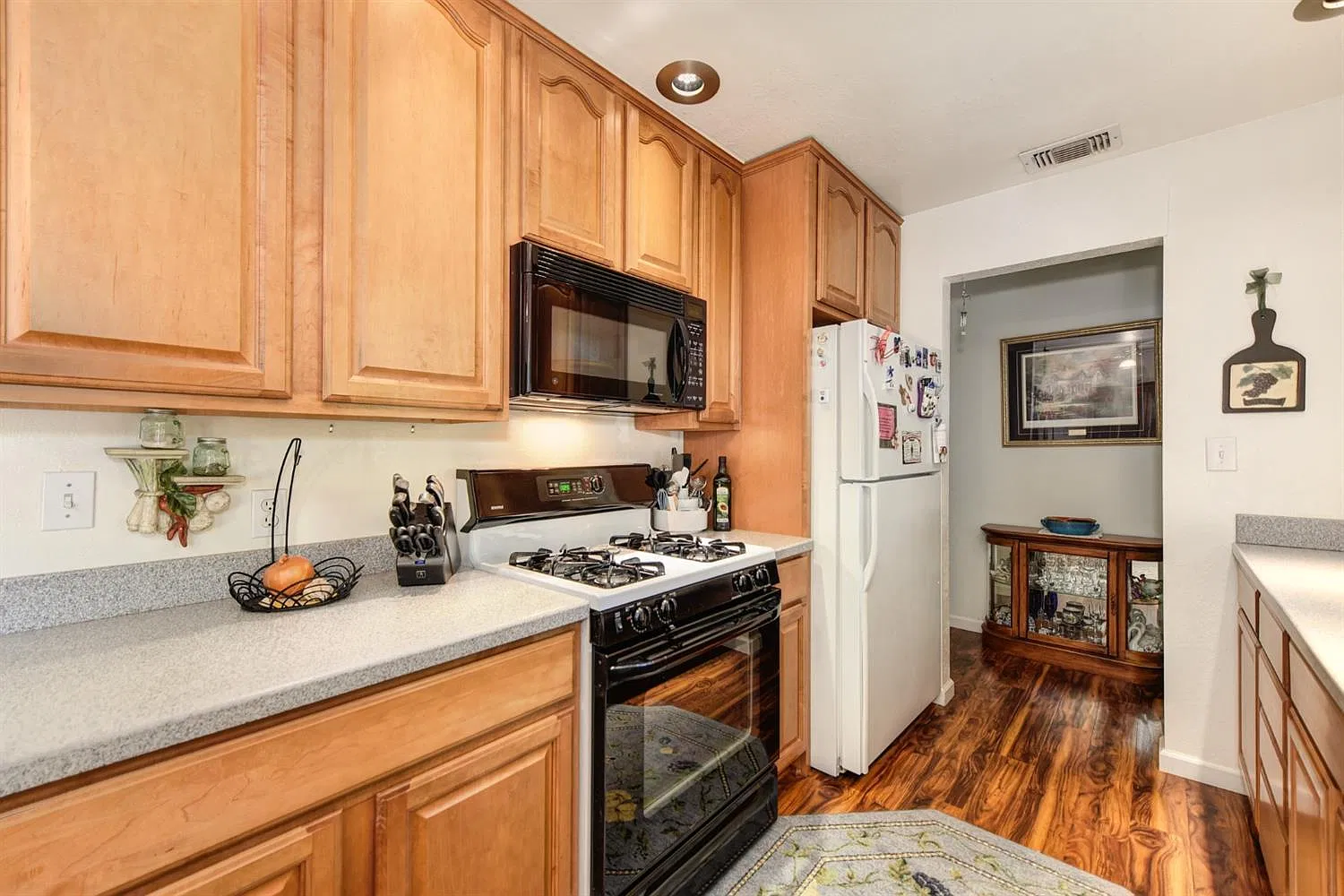 8965 Sunset Ave — Photo 3
