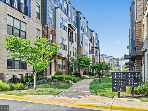 1612 Bandit Loop #11B, Reston, VA 20190
