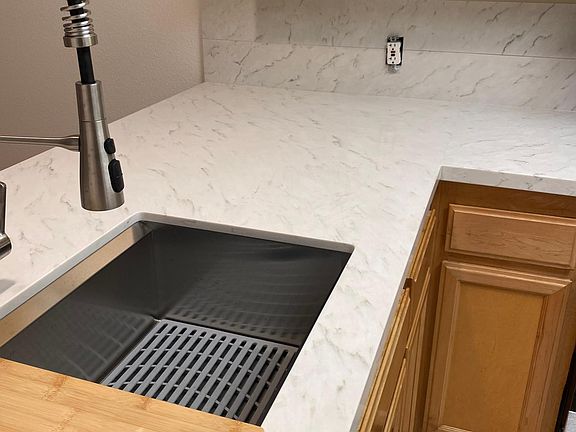 5th image of 10756 Camarillo St APT 301