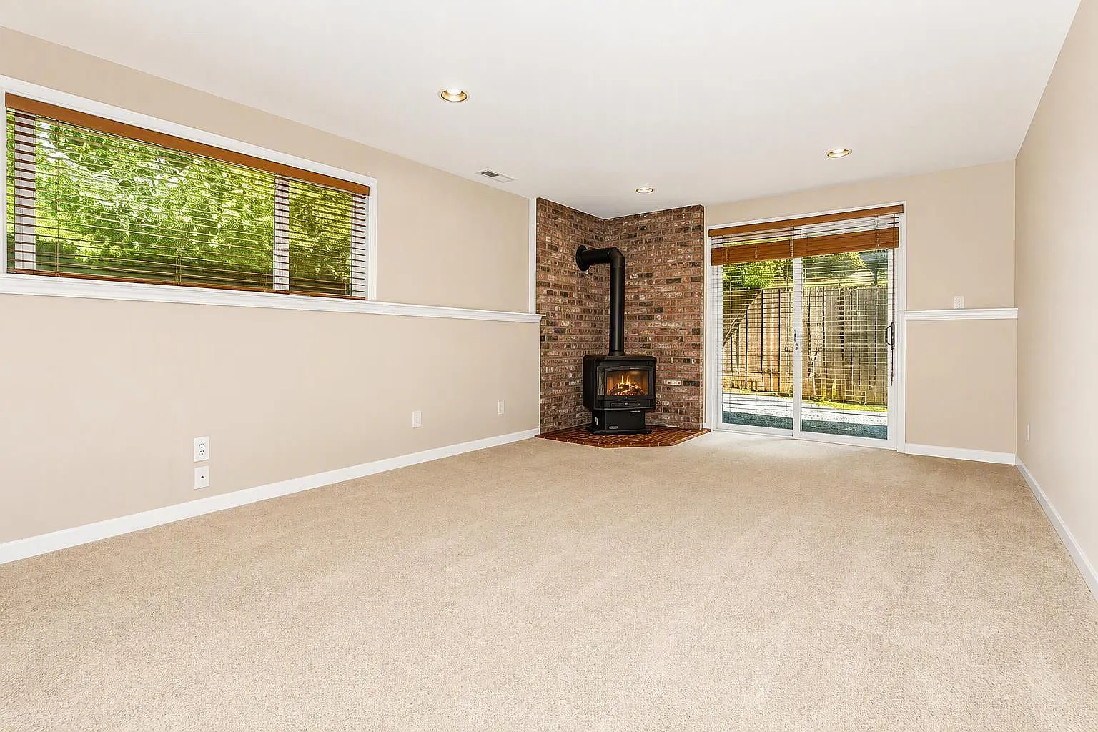 3 bed, 2.5 bath, 1890 sqft, $3,700 — Photo 4