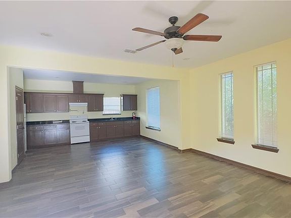3rd image of 211 Fig Dr
