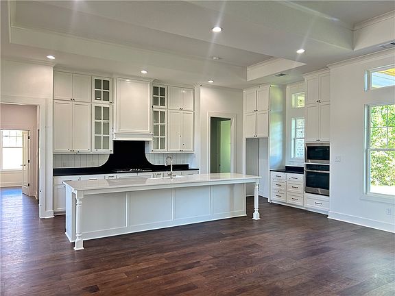 3rd image of 2032 Pebble Bend Dr