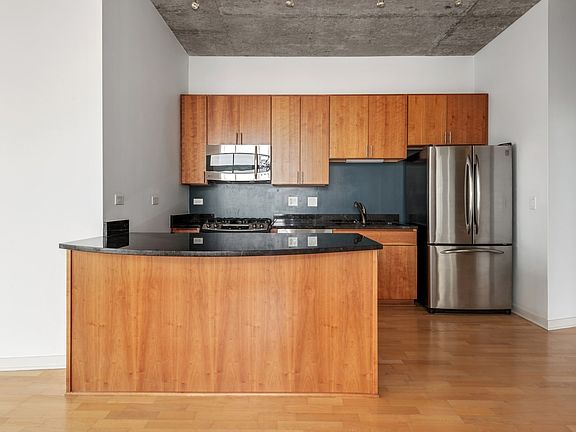 5th image of 700 N Larrabee St #48