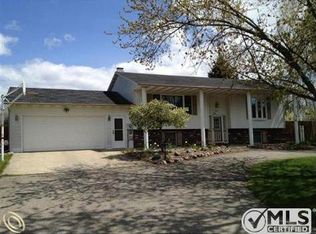 3781 Greenacres Dr, Mount Pleasant, MI 48858