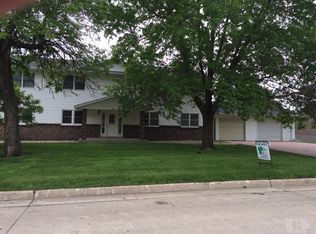 708 Kastner Dr APT 2, Holstein, IA 51025