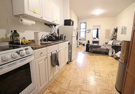 4th image of 70 W 106th St #4R