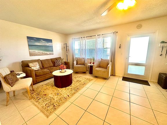 3rd image of 4011 Islewood D #4011