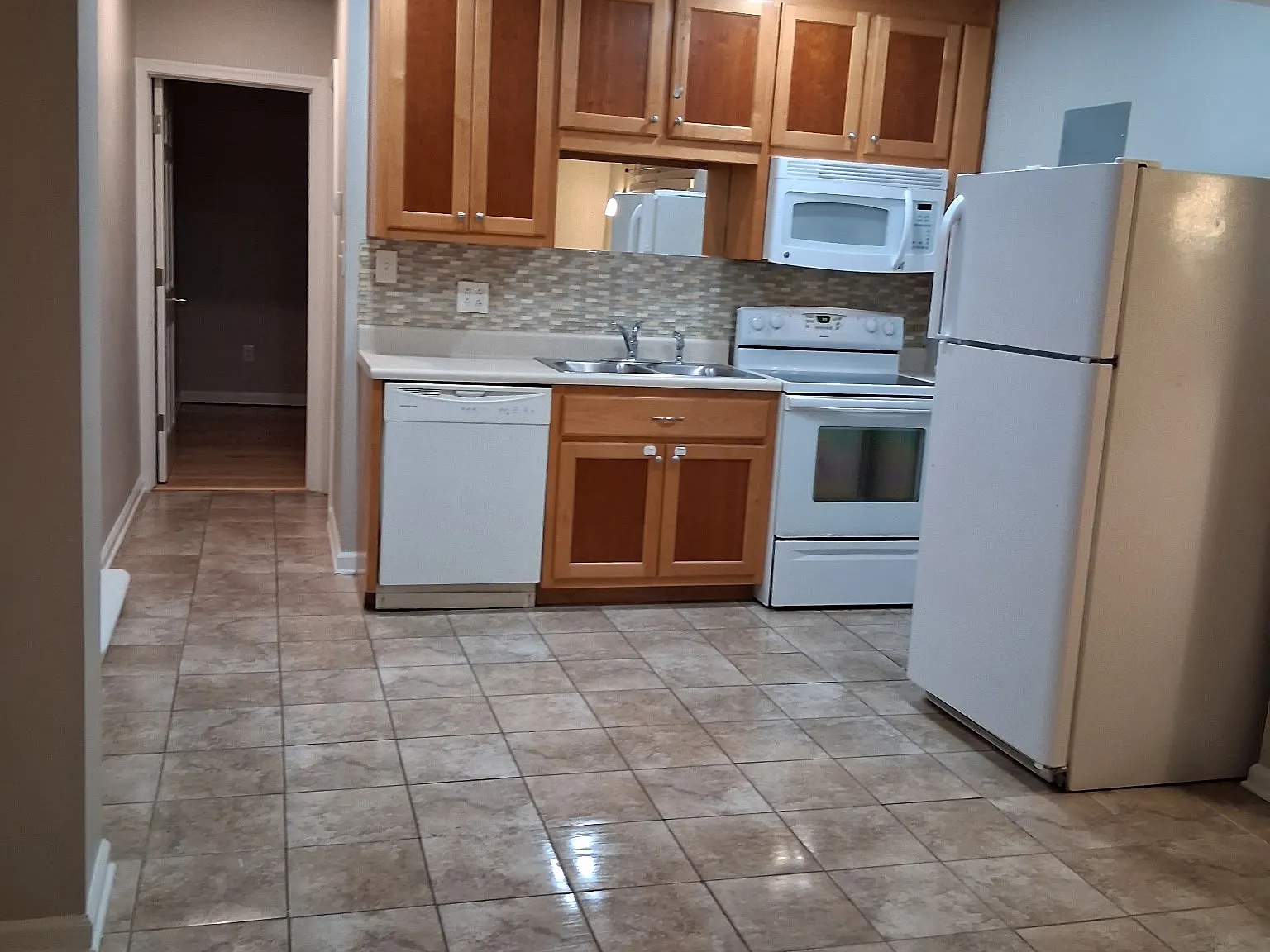 136 Chesterfield Ave — Photo 2