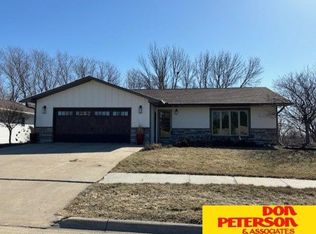 605 Neu Fam Dr, Hartington, NE 68739