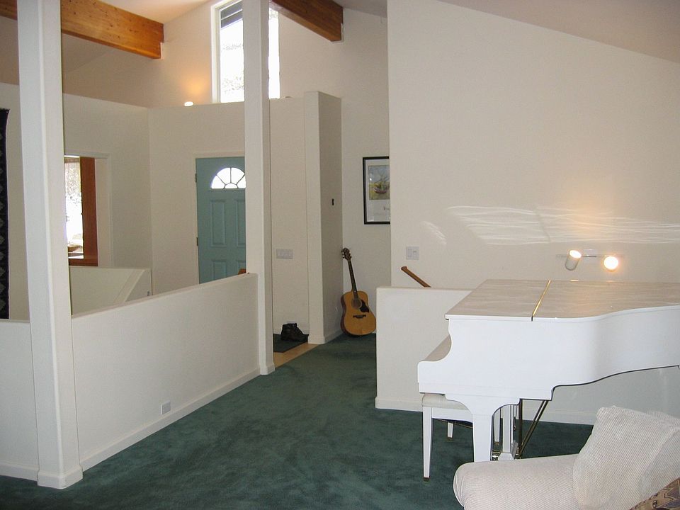 Front Entry/Living Room