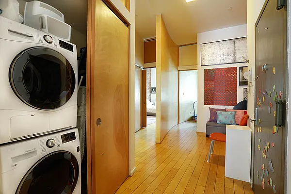 Rented by AVENUE 8 INC | media 13