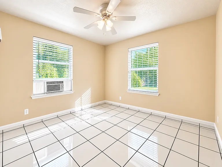 14424 Higgins Rd — Photo 11