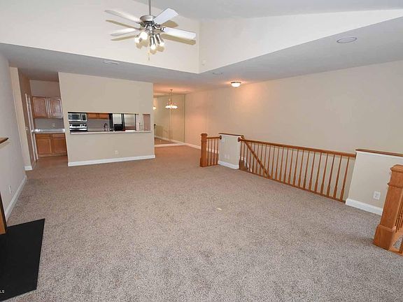 3rd image of 1922-203 Tara Ct