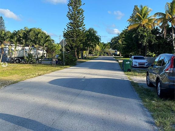 3rd image of 10820-1910 SW 17th Ave #8