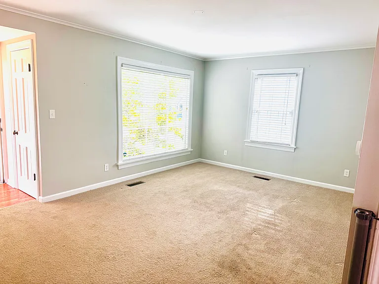 1027 E Elmhurst Ave — Photo 6