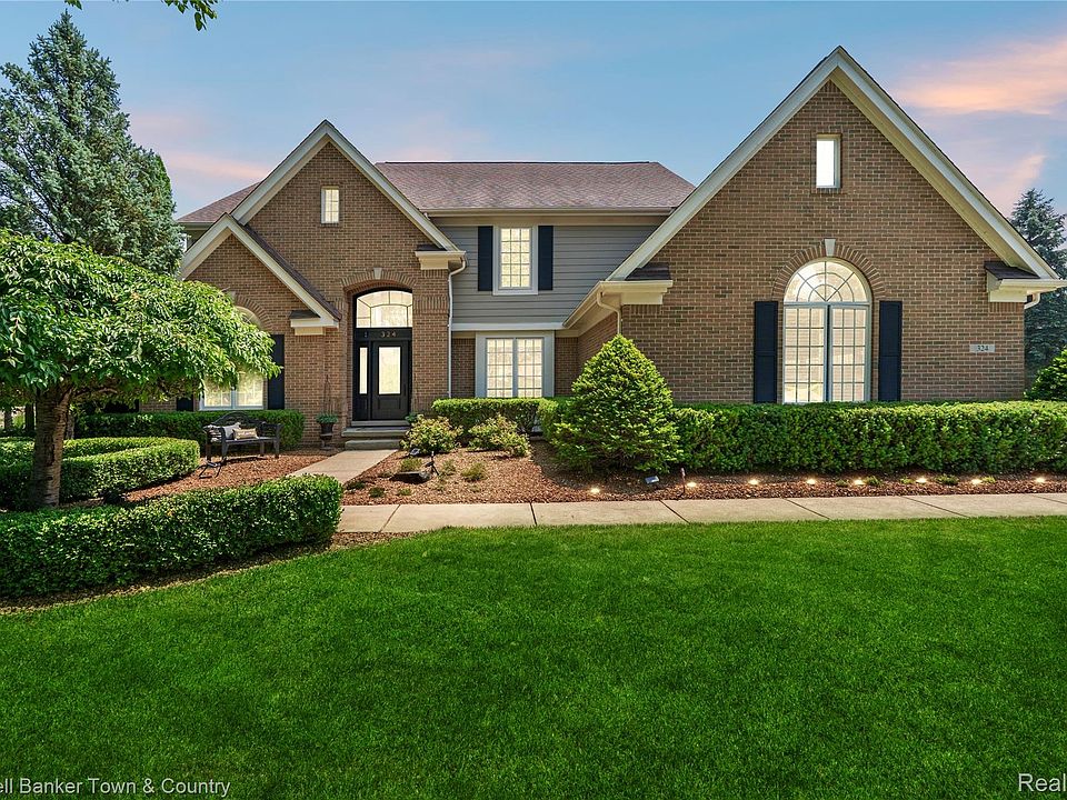 1st image of 324 Nairn Cir