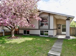 27 N Dovely Way SE, Calgary, AB T2B 2K7