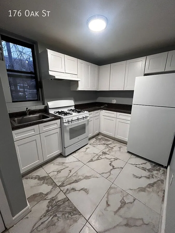 2 bed, $2,200 — Photo 3