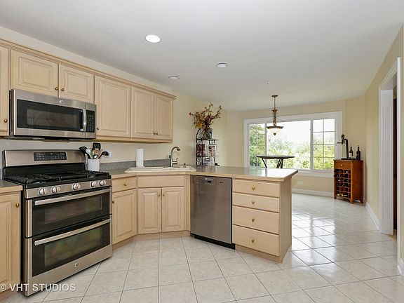 4th image of 32790 N Stone Manor Dr