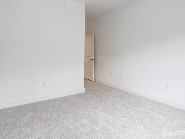 71 Veterans Way — Photo 20
