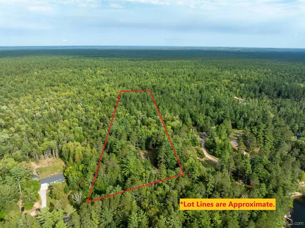 N4196 Powell Lake Rd, Wetmore, MI 49895