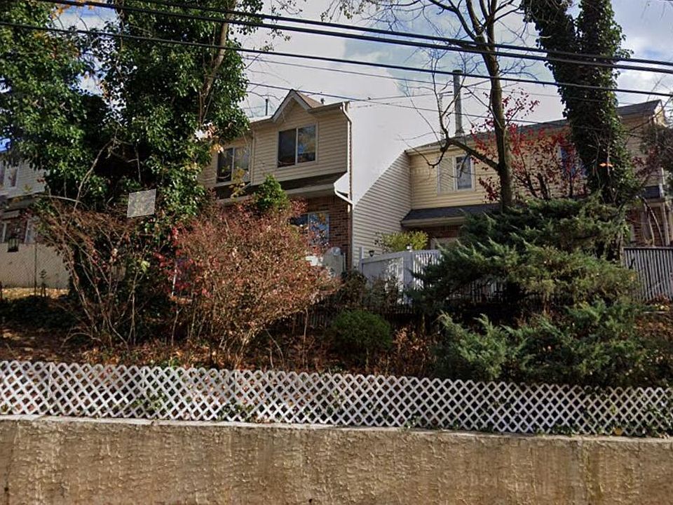2nd image of 424 Arthur Kill Rd