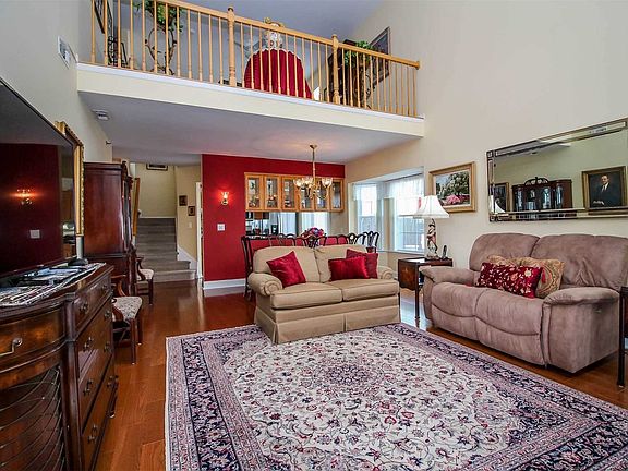 2nd image of 5 Jillian Ln