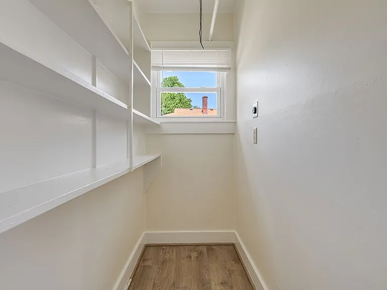 303 Dennis St — Photo 21