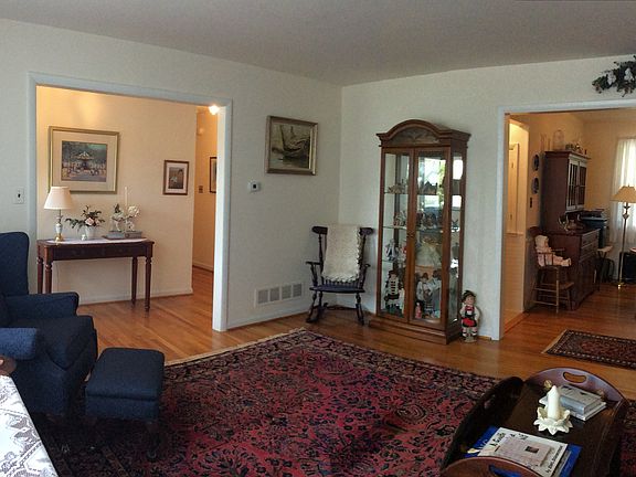 Large formal living area w/ hardwood floors