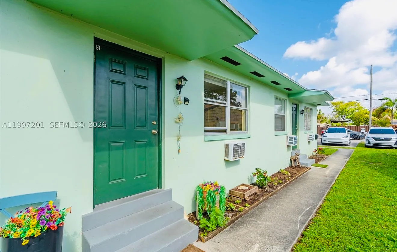 2 bed, $2,000 — Photo 1