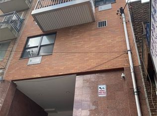 826 55th St #3F, Brooklyn, NY 11220