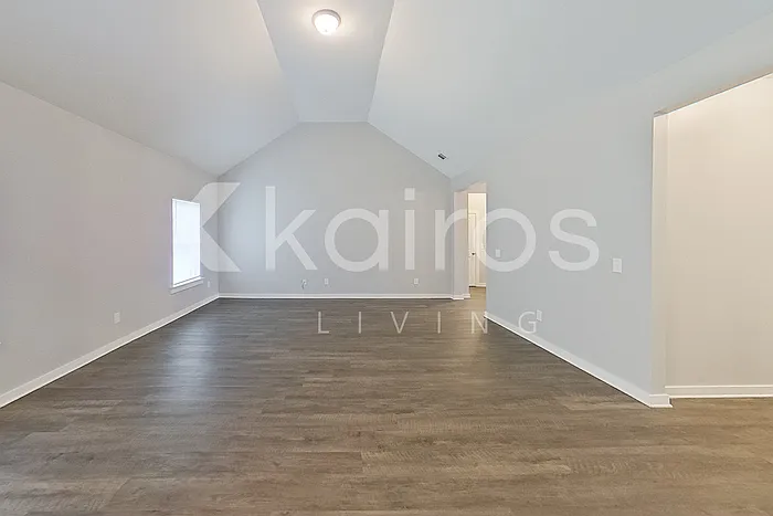 4 bed, 2.0 bath, 1843 sqft, $1,875 — Photo 2