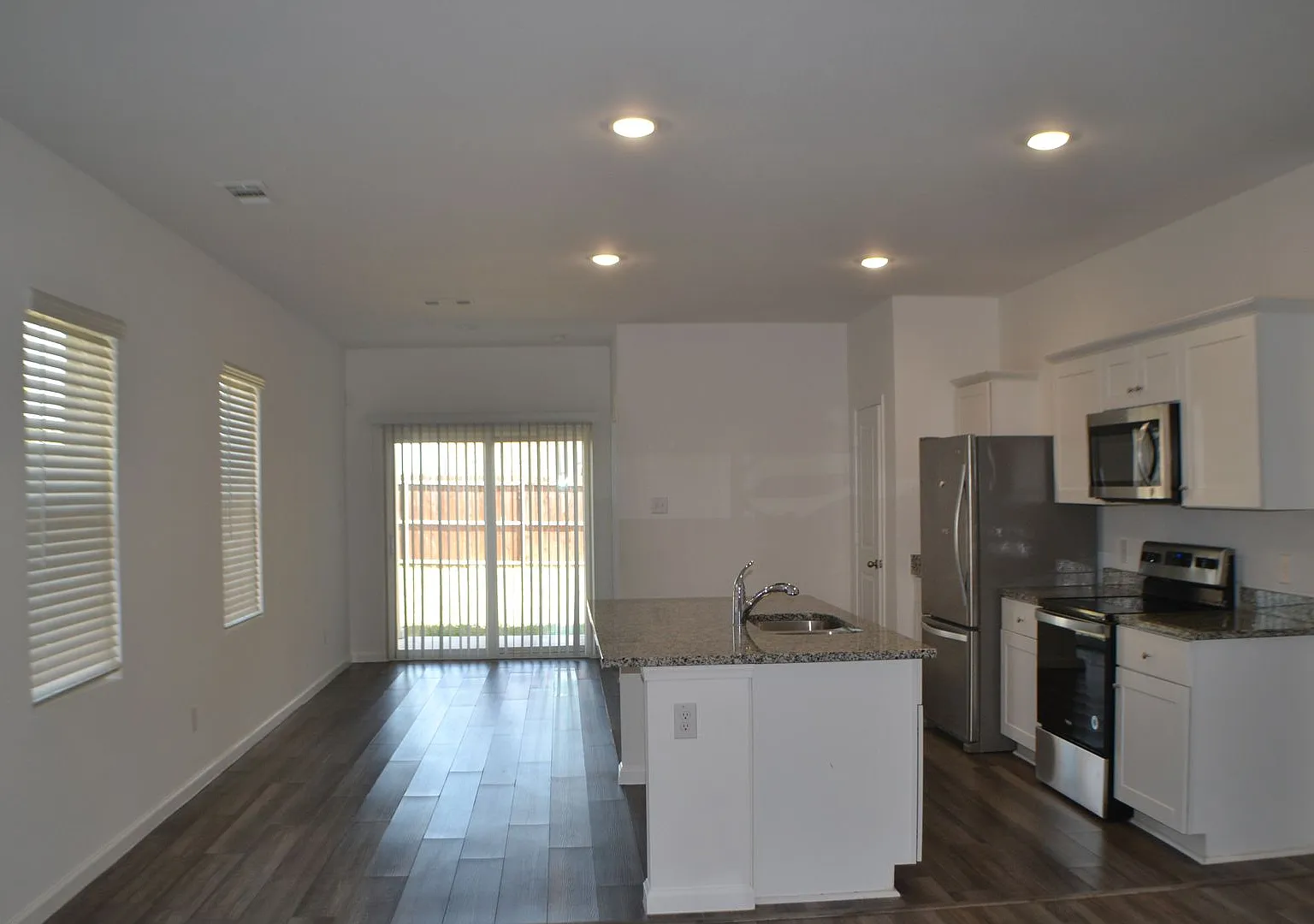 House 3 Bed 2 Bath in Forney for rent — Photo 2
