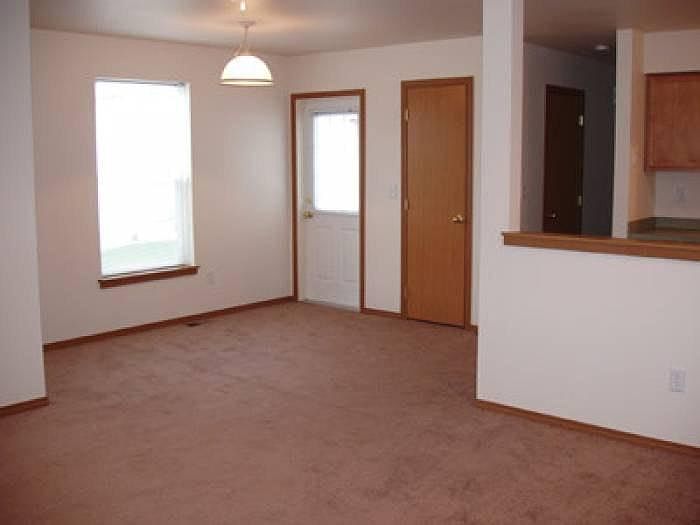 2nd image of 1519 Bonnie Ln
