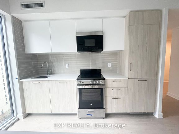 4th image of 65 Mutual St #1104