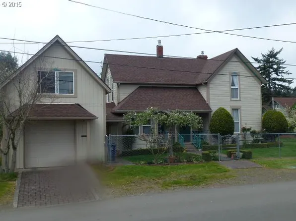 376 E 8th St, Coquille, OR 97423