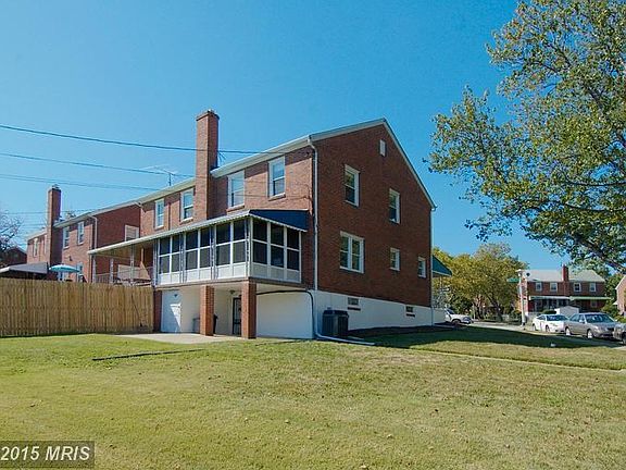 Large Back Yard / Corner Lot