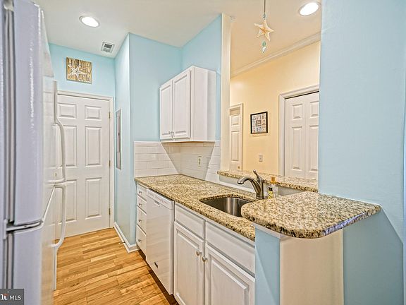 3rd image of 400 Cascade Ln Unit 419