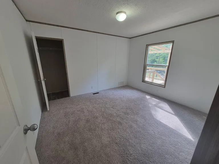 Oak Tree Dr — Photo 10