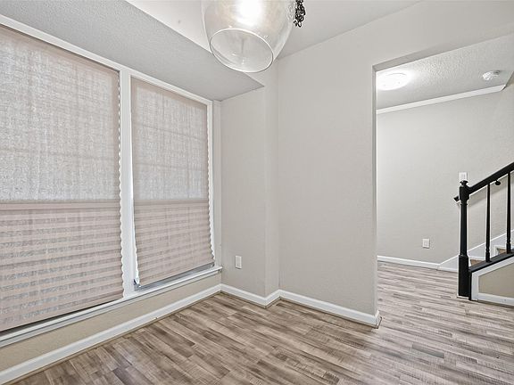 5th image of 8355 Nairn St