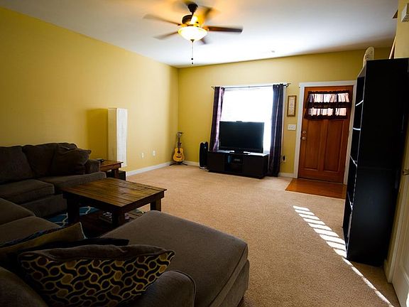 4th image of 407 Northlake Dr Unit G2