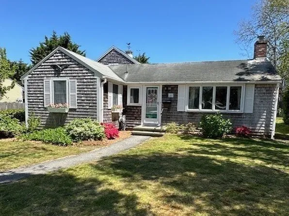 88 Pine Cone Dr, West Yarmouth, MA 02673