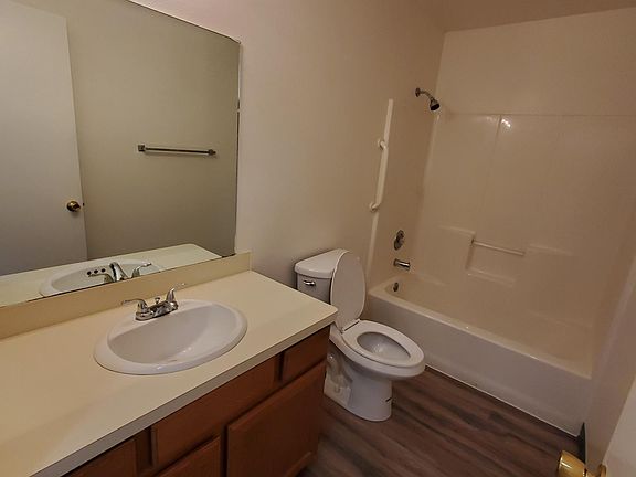 5th image of 1601 Falcon Dr #6