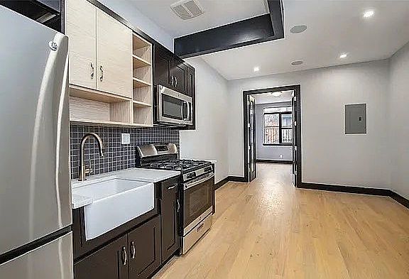4th image of 202 Graham Ave #3A