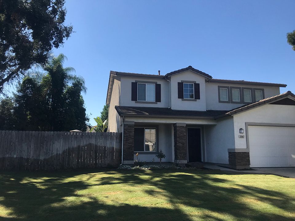 1st image of 3947 E Oak Ave