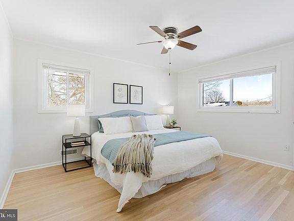 4th image of 5808 Harvey Pl