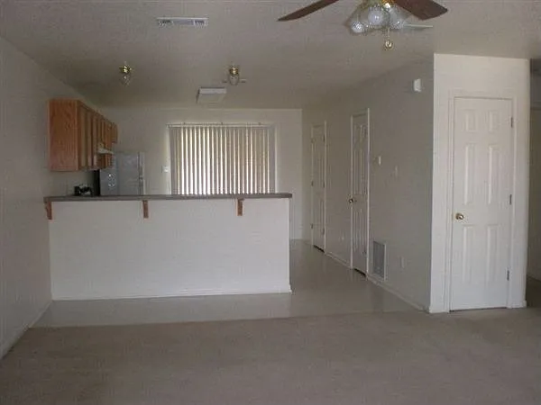 2300-B Wildewood 003
