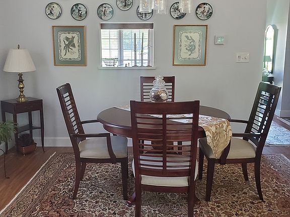 3rd image of 820 Lees Ct