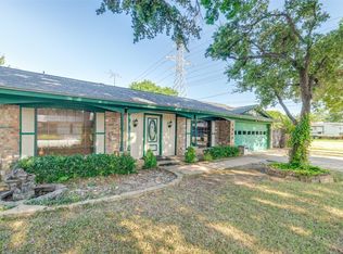 1949 Cimarron Trl, Hurst, TX 76054