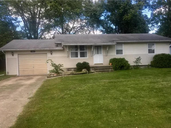 1002 Flame Ave, Effingham, IL 62401